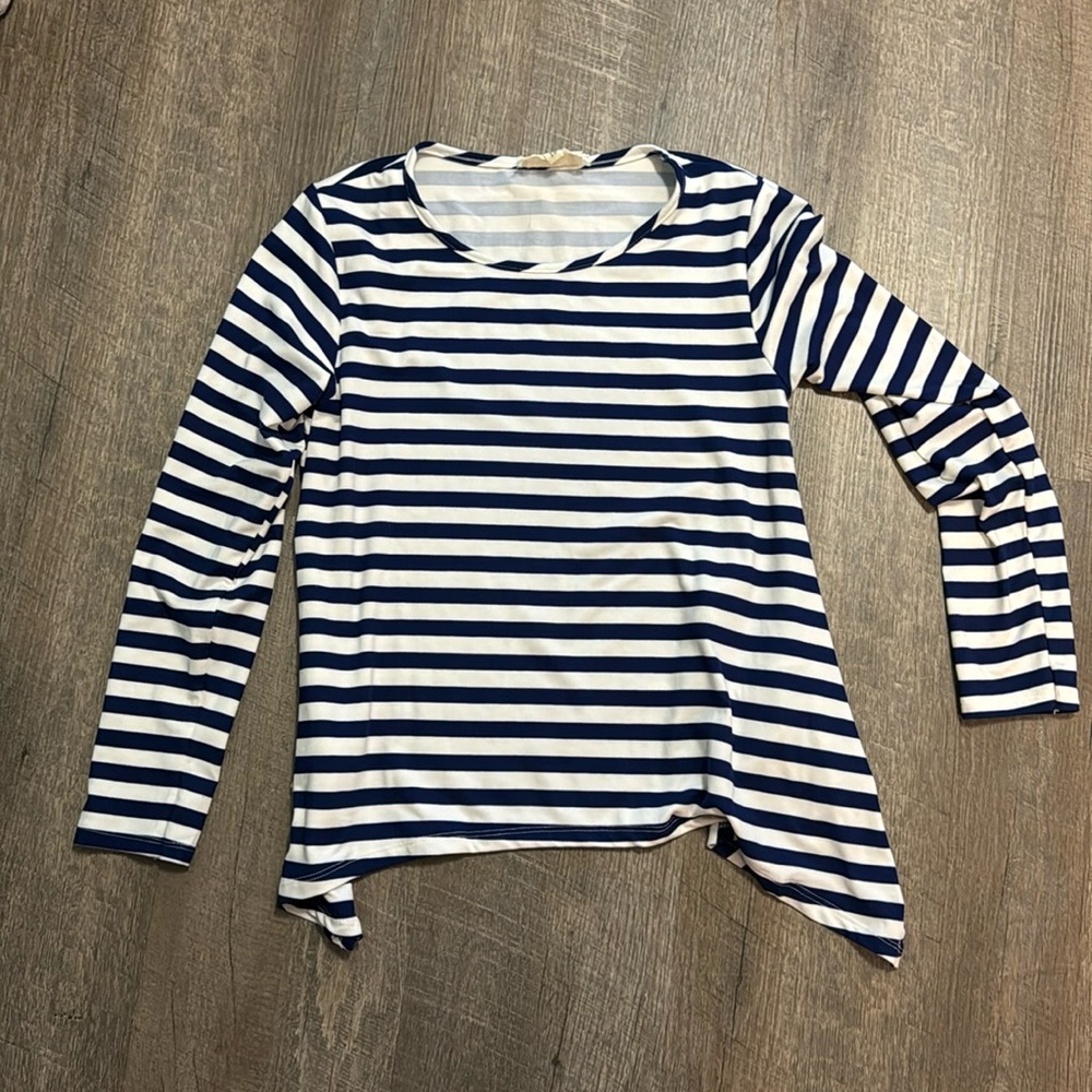 Stripped Sleeve (Blue and White) Brand: Btween